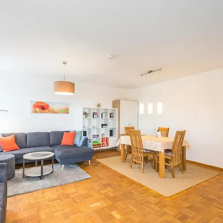 Ferienwohnung Mit Sudbalkon Und Herrlichem See- Und Alpenblick Meersburg